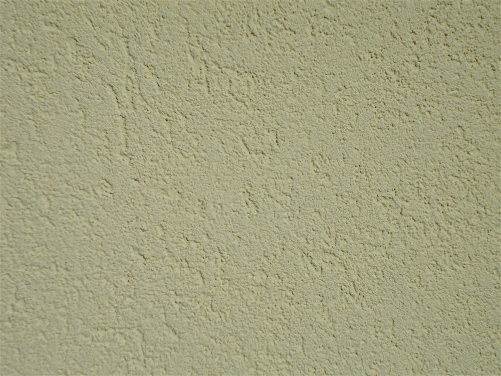 A dull wall with exteriorpainting