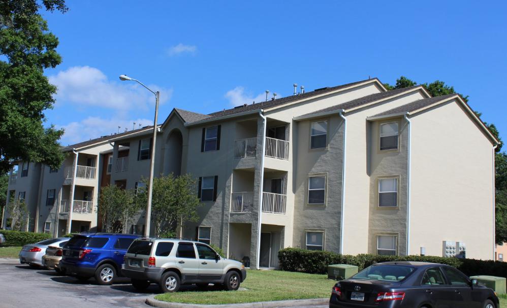 building painted by commercial painting contractors in Riverside County